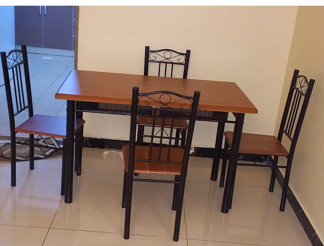 Four seater dinning table set