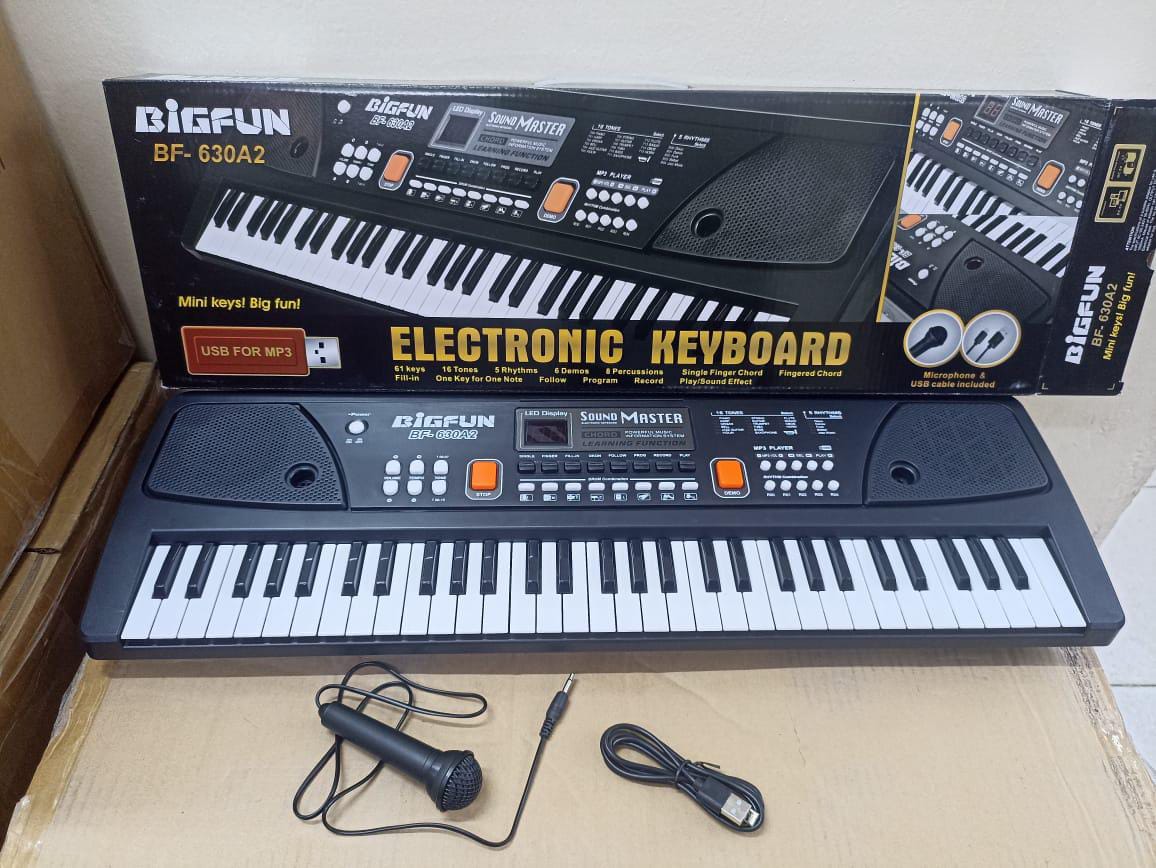 61 keys piano