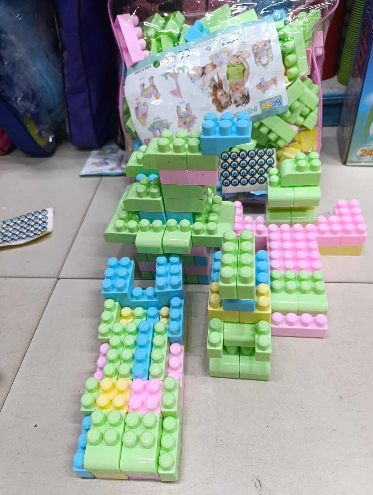 140 pcs medium sized blocks