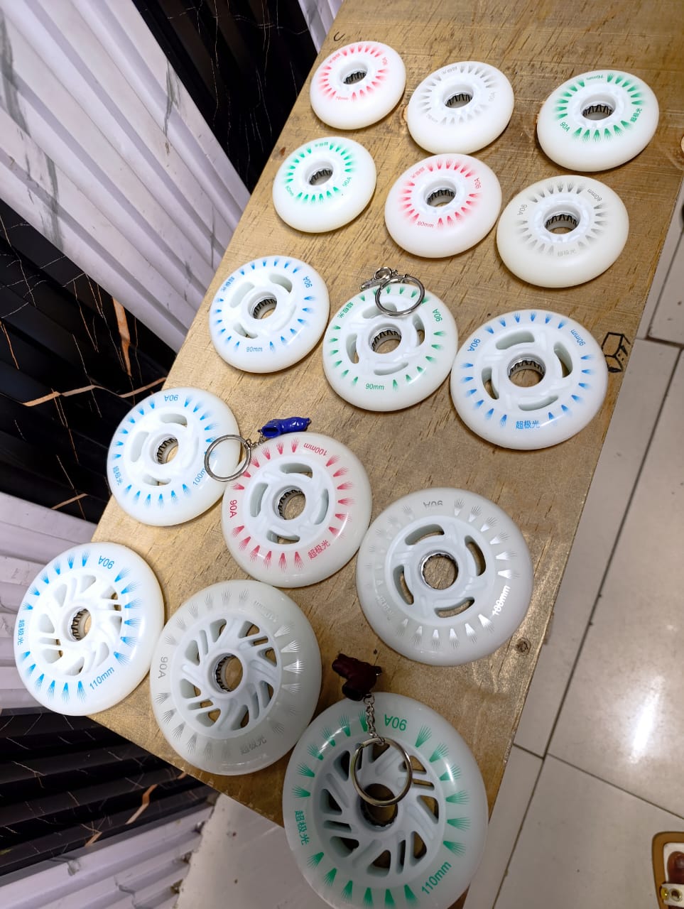 Empire glowing skating wheels
