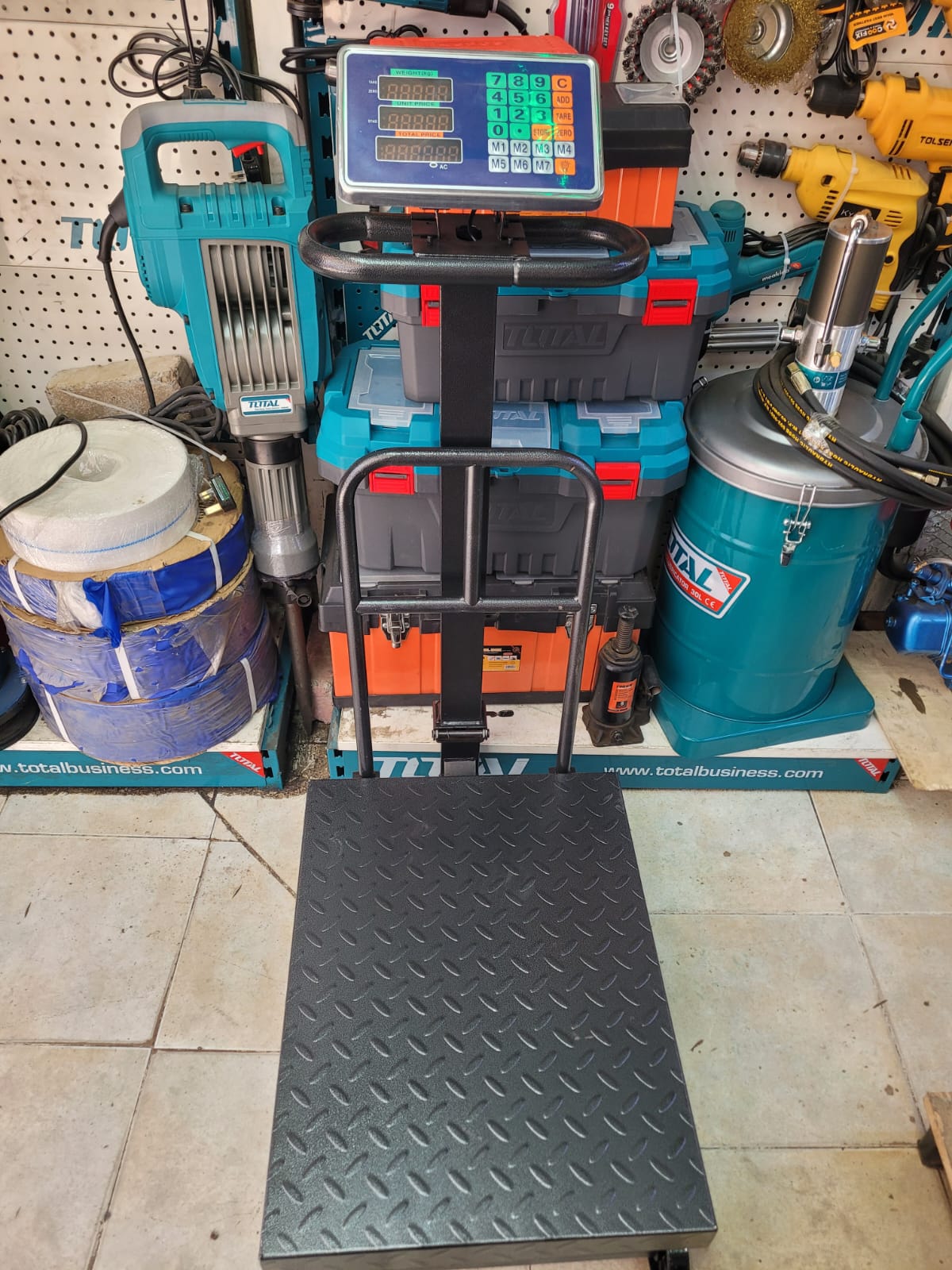 600 kg with wheel