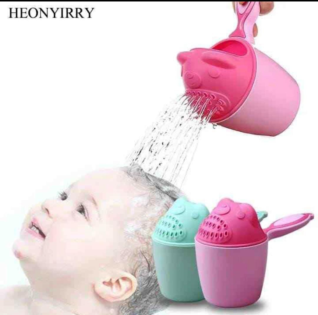 Baby showering cup