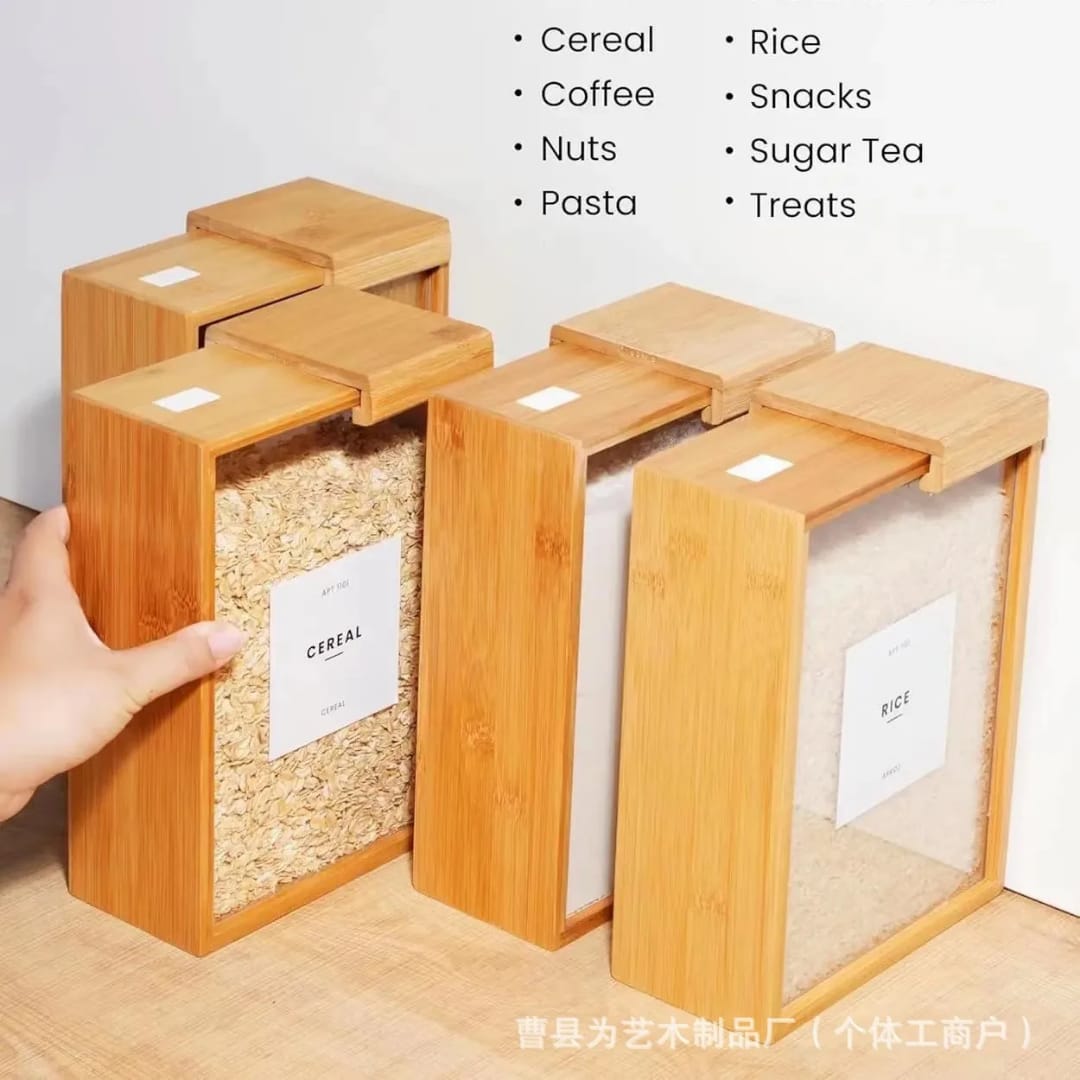 Transparent dry food storage container