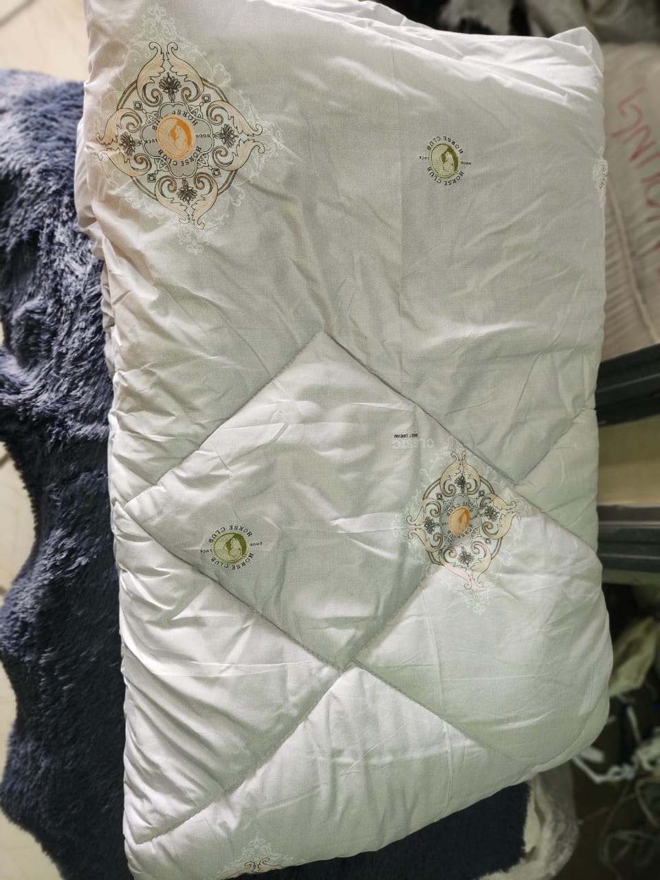 Unbinded duvet flowered