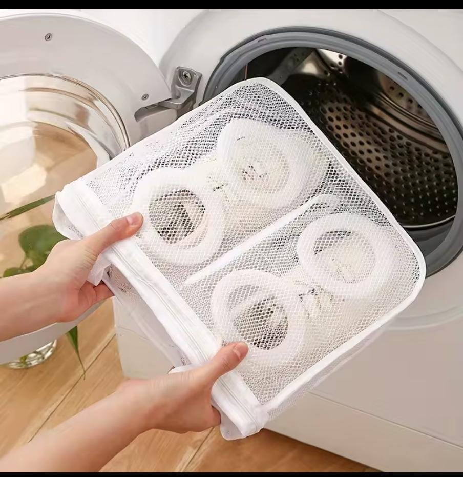 Washing machine shoe bag