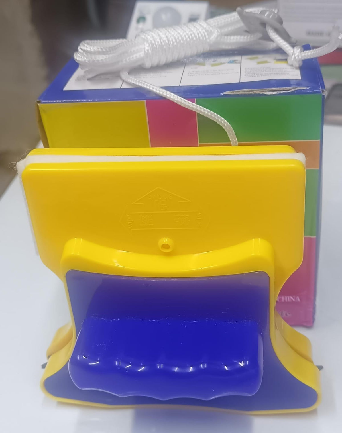 Magnetic window glass cleaner
