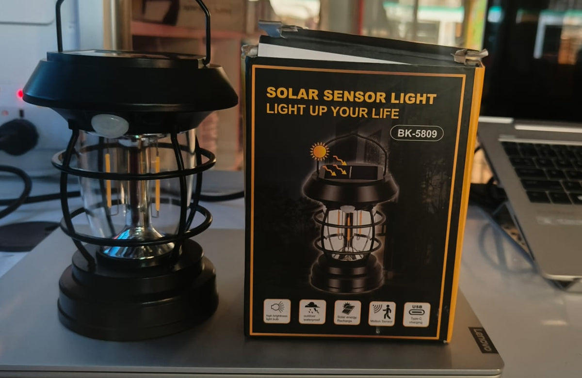 Solar sensor light