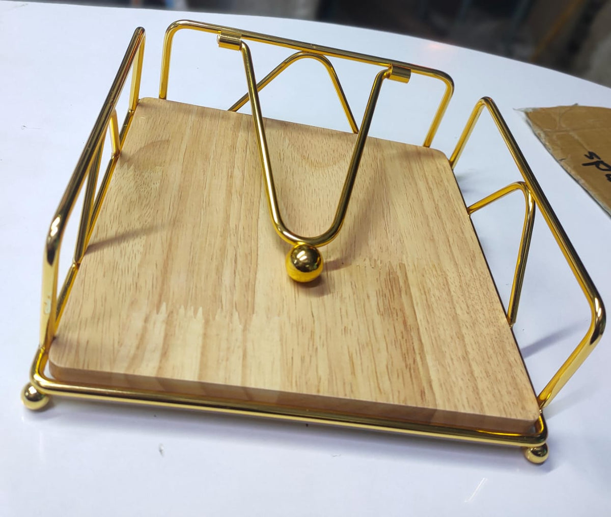 saviette holder with wooden base