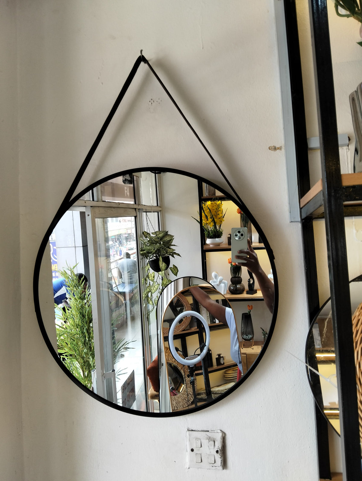 Minimalist Nordic Round Decorative Mirror With A Leather Strap